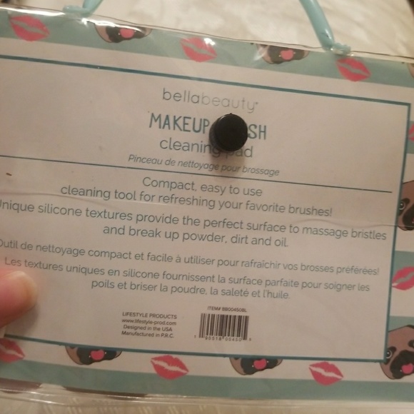 Pug face makeup brush cleaning pad - Picture 4 of 4